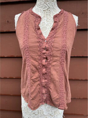 Meadow‎ Rue Bohemian Lace Button Front Sleeveless Top